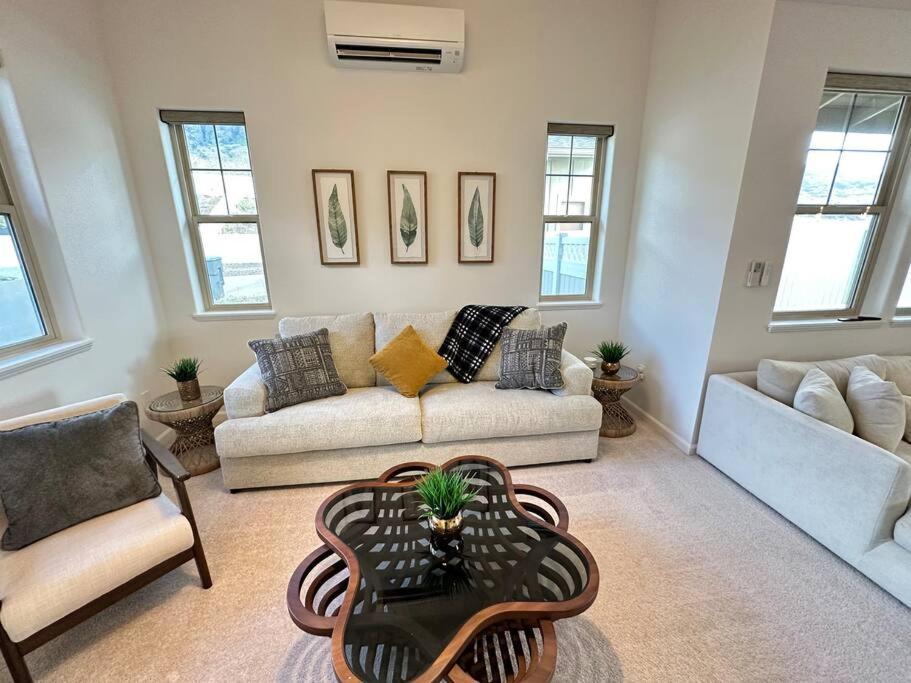 New 4 Bedroom Home With Ocean And Gorgeous Mountain Views In The Gated Community Of Mauna Olu Waianae Exterior photo