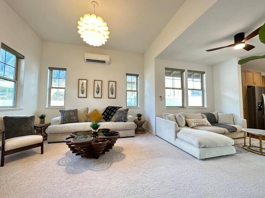 New 4 Bedroom Home With Ocean And Gorgeous Mountain Views In The Gated Community Of Mauna Olu Waianae Exterior photo